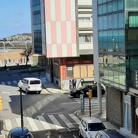 A 50m Playa San Lorenzo Asturias 公寓 希洪