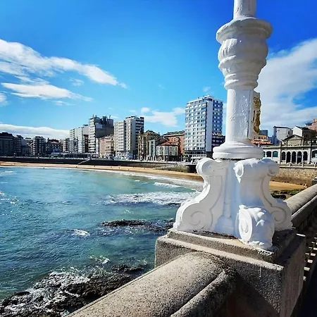 A 50m Playa San Lorenzo Asturias Gijón